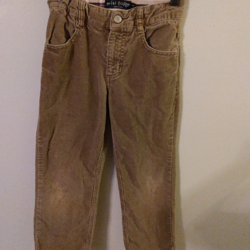 🔴free🔴with any purchase/Mini Boden sz 9 corduroy pants w/ worn knees